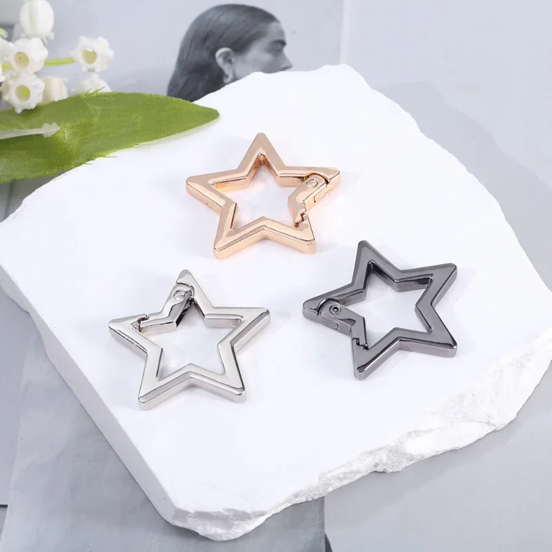 Broche de resorte en forma de estrella hueca, mosquetón de Metal, llavero, Clip de bolsa, gancho, Conector de hebilla de cadena de perro, accesorios para hacer joyas DIY