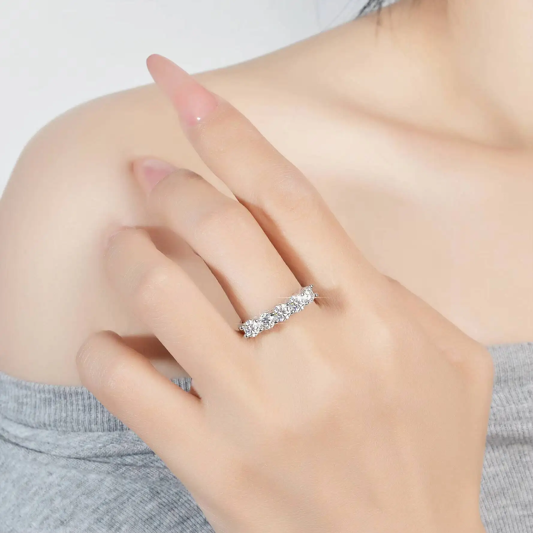 Exquisite White Gold D-Color Moissanite Ring with 1.5CT Gemstone & 925 Silver Band