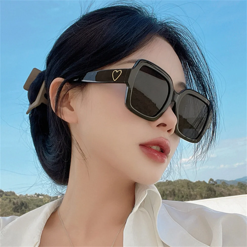 

Retro Fashion Large Frame Sunglasses Square High-grade Sun Glasses Men Women Outdoor Shades UV400 Sunglasses One Piece Design