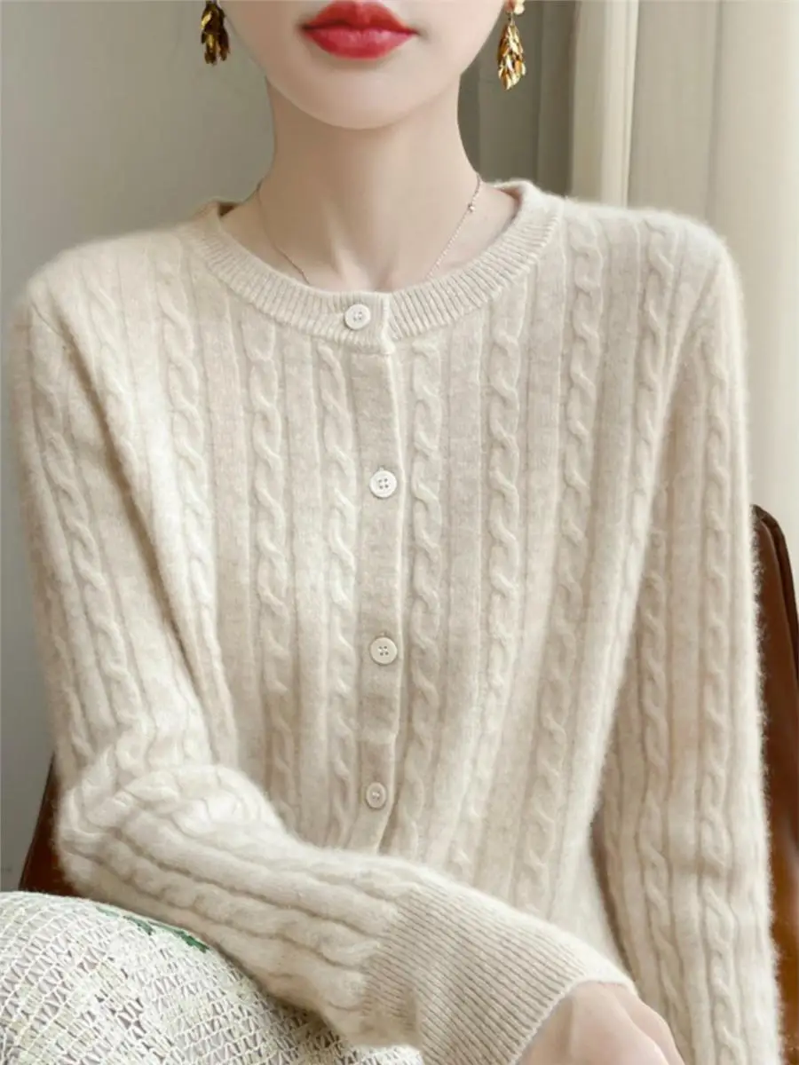 Soft Yak Wool Round-Neck Cardigan – Lightweight Winter Layer