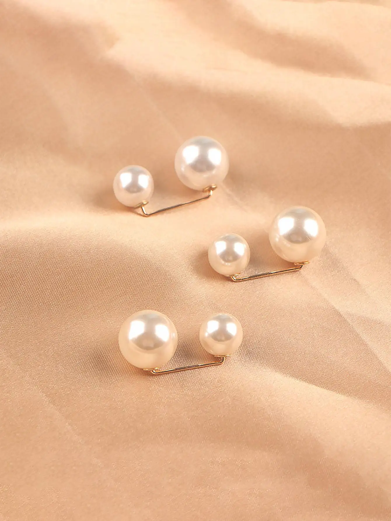 3PCS-Girls Jewelry Gray White Sweater Pin Bending Shawl Buckle Pearl Brooch Waist Tightening Brooch Anti-Exposure Brooch