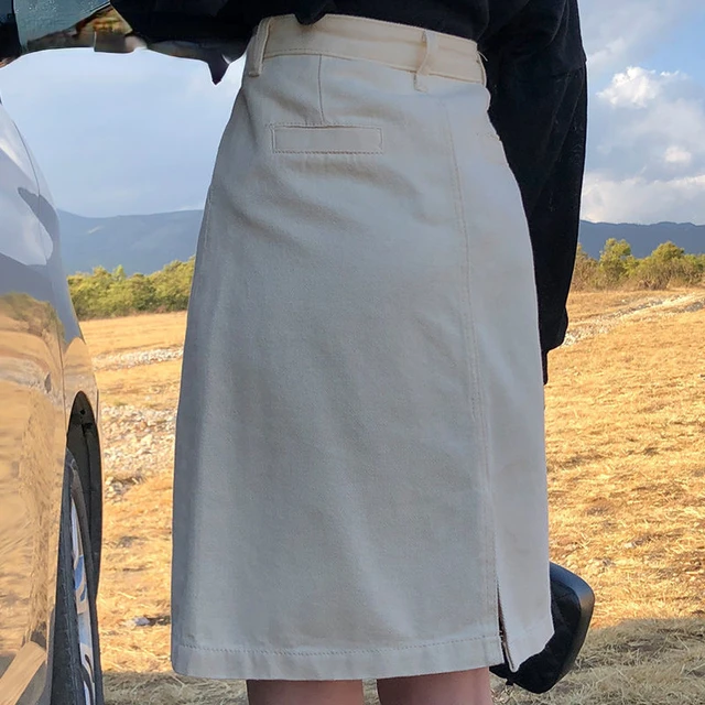 Saia Midi de Brim Vintage Feminina: O Estilo Atemporal Que Complementa Qualquer Look 5 Saia Midi de Brim Feminina: O Estilo Atemporal Que Complementa Qualquer Look