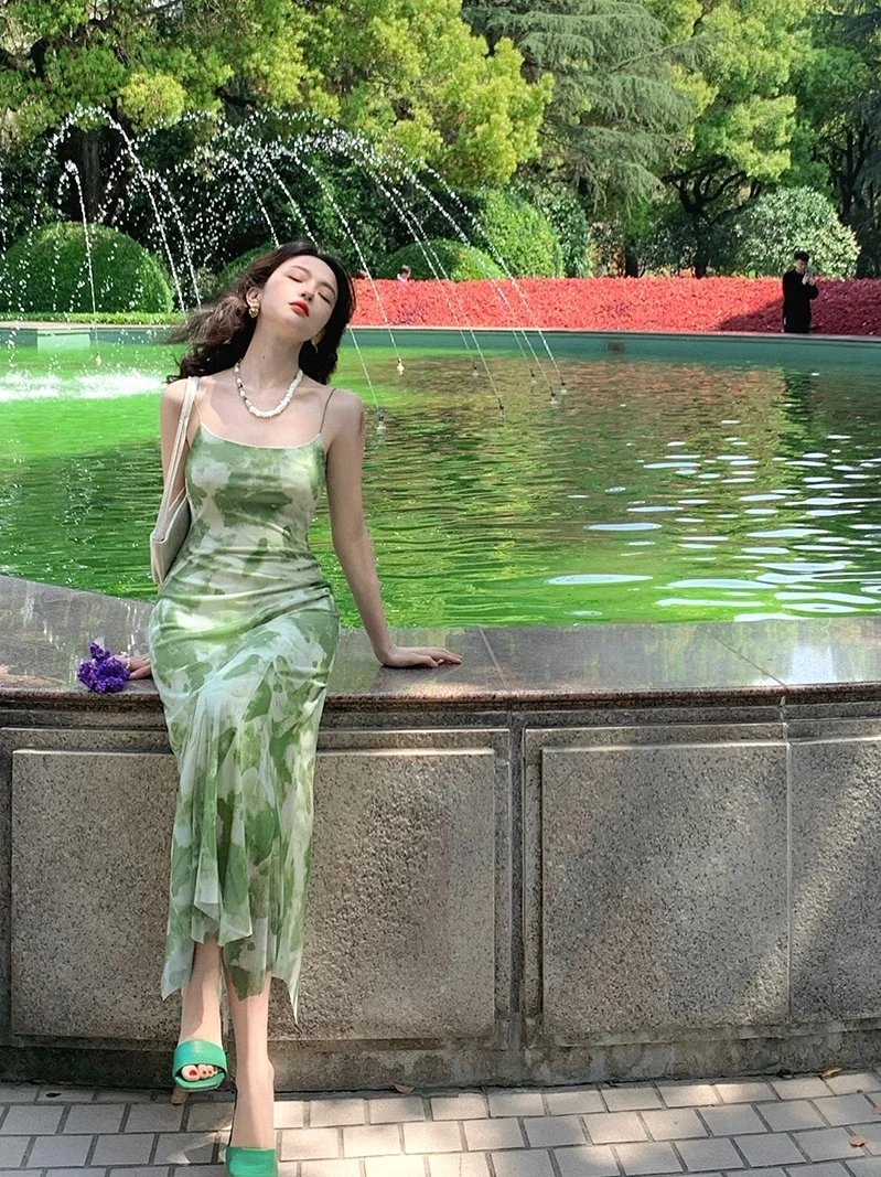 

French green printed suspender dress for women's summer halo dyed irregular mid length dress
