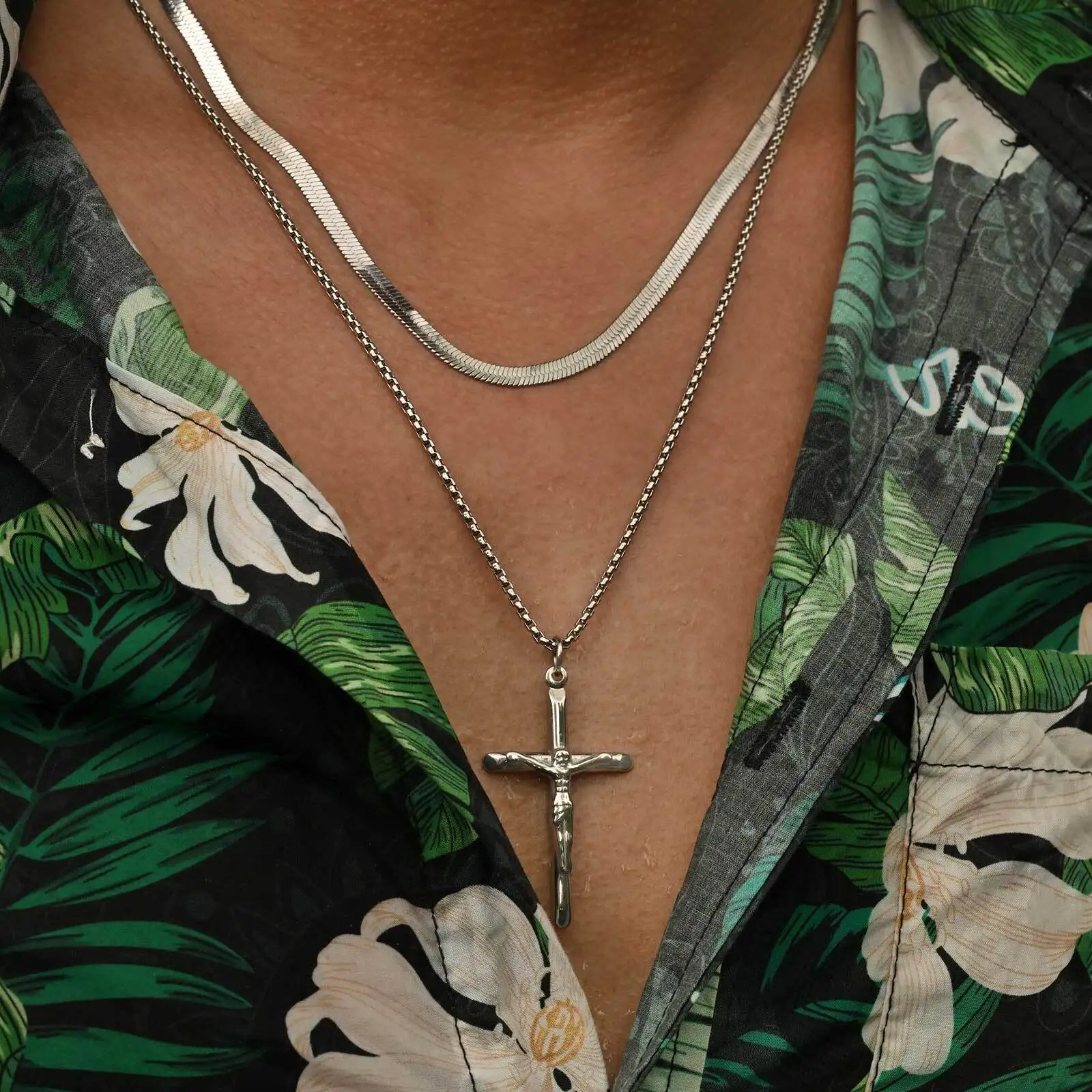 2pcs Catholic Crucifixion Necklace for Men,Stainless Steel Stacked Cross Chain Necklace,Birthday Party Punk Jewelry Gift