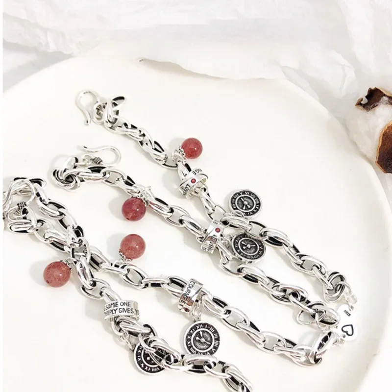 2023 Women's Bracelet Interlocking Strawberry Crystal Chain Toggle Clasp Necklaces Mixed Linked Circle Necklaces for Women