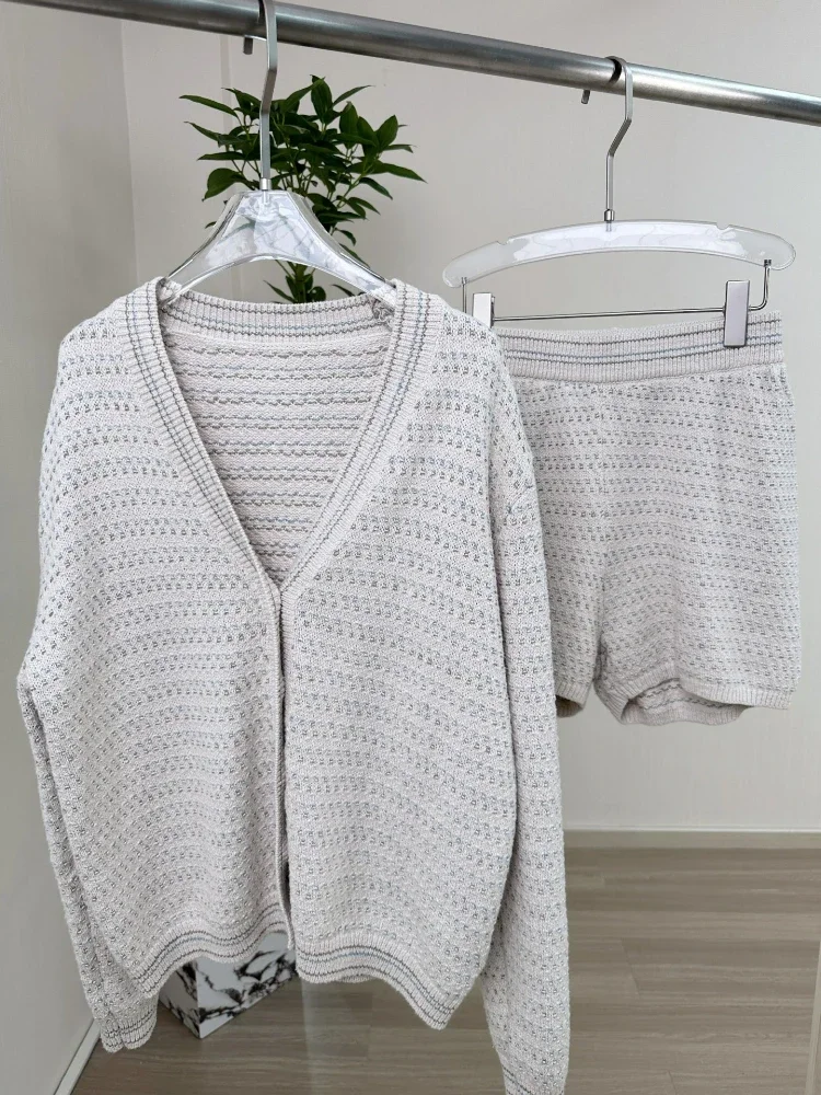 

2024 New Simple V-neck Knitted Colorful Jacquard Striped Cardigan / Same Style Knitted Shorts Women