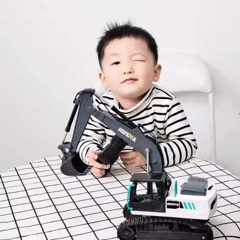 Super Large Alloy Remote Control Excavator Toy Children'S Simulation Excavator Boy'S Engineering Vehicle Electric Vehicle Gift 4