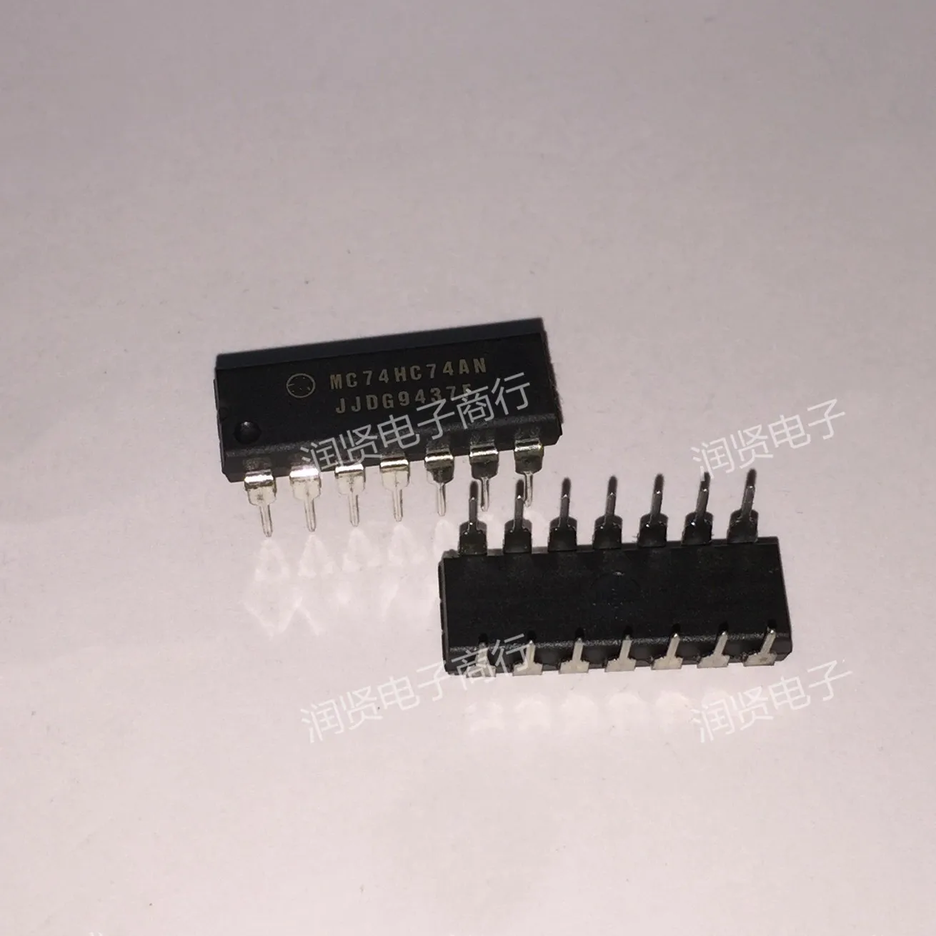 

5 шт. MC74HC74AN 74HC74 DIP новый оригинальный
