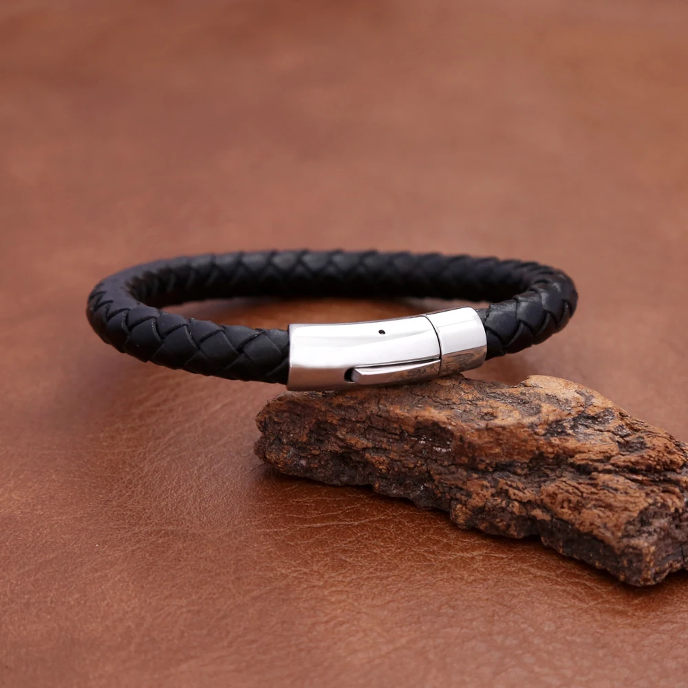 

Simple Fashion Black Leather Bracelet Stainless Steel Punk Men's and Women's Bracelets Hip-hop Amulet Jewelry Gifts Wholesale