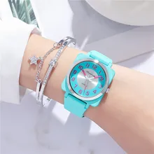 

Simple Style Women Watches Fashion 2022 Luxury Square Figures Dial Female Wristwatches Casual Comfort Silicone Strap Clock Gift