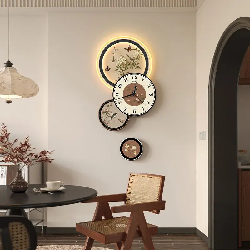 

Retro Wall Clock Living Room French Modern Simple Decorative Silent Clock Household Atmosphere Creative Hanging Watch Wall Lamp