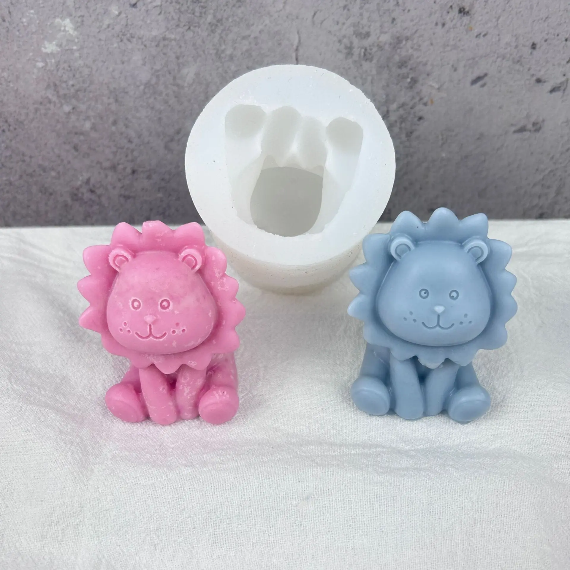 Description Picture 4 of itemCute Lion Silicone Candle Mold 3D DIY Soap Aromatherapy Plaster Resin Mold Chocolate Ice Cake Silicone Baking Kit Home Decor
