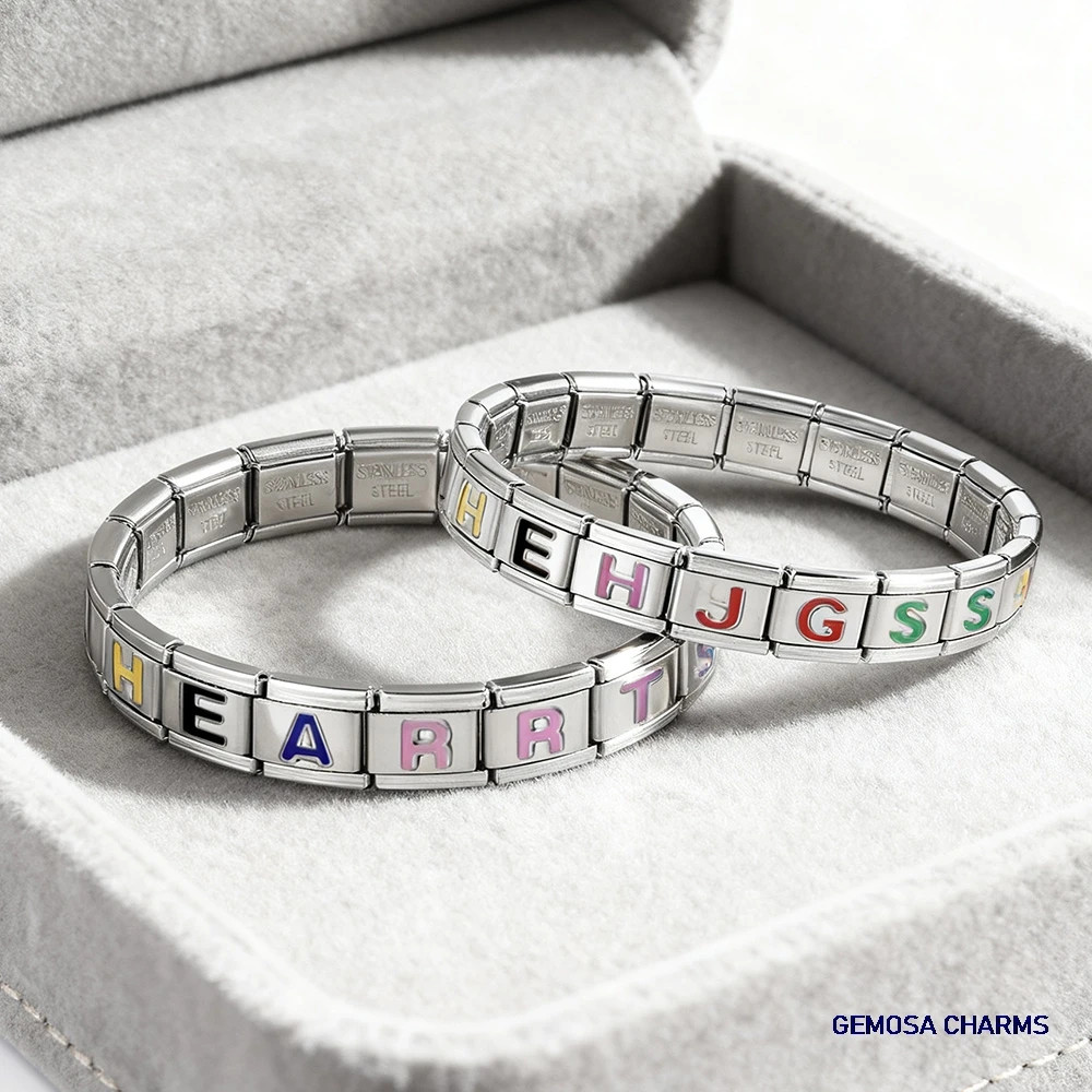 GEMOSA Kreativer blauer gelber grüner rosa Charm mit englischen Buchstaben, italienischer Link, passend für 9 mm Edelstahl-Armbänder, DIY-Schmuckherstellung – Detail 3