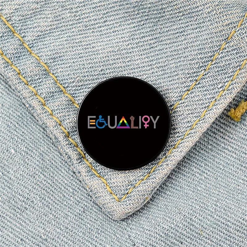 

Equality Printed Pin Custom Funny Brooches Shirt Lapel Bag Cute Badge Cartoon Cute Jewelry Gift for Lover Girl Friends
