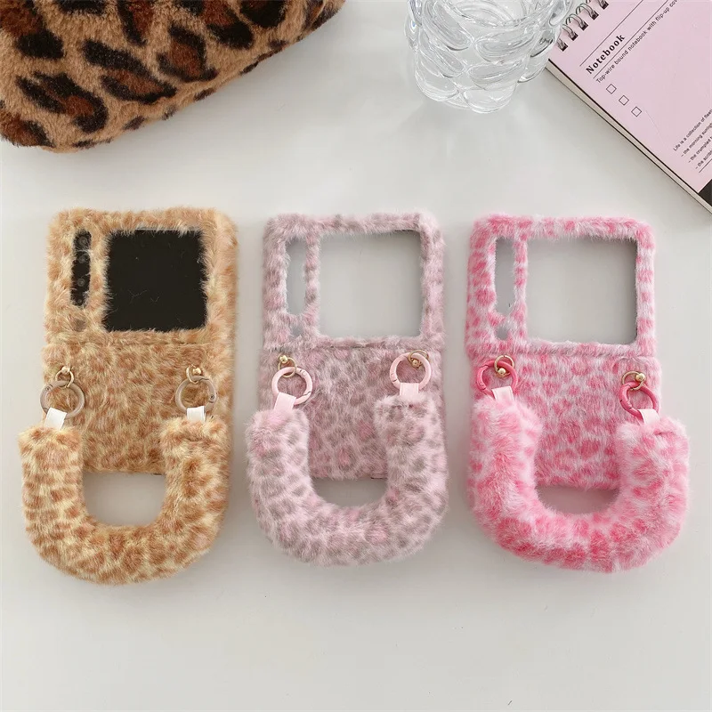 Luxury Leopard Print Plush Phone Case with Bracelet - Shockproof Protective Cover