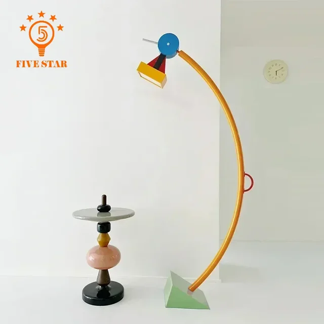 Modern Designer Floor Lamps Memphis Creative Cartoon Table Light Children's Room Parlor Hotel Homestay Study Decoraton Luminaria