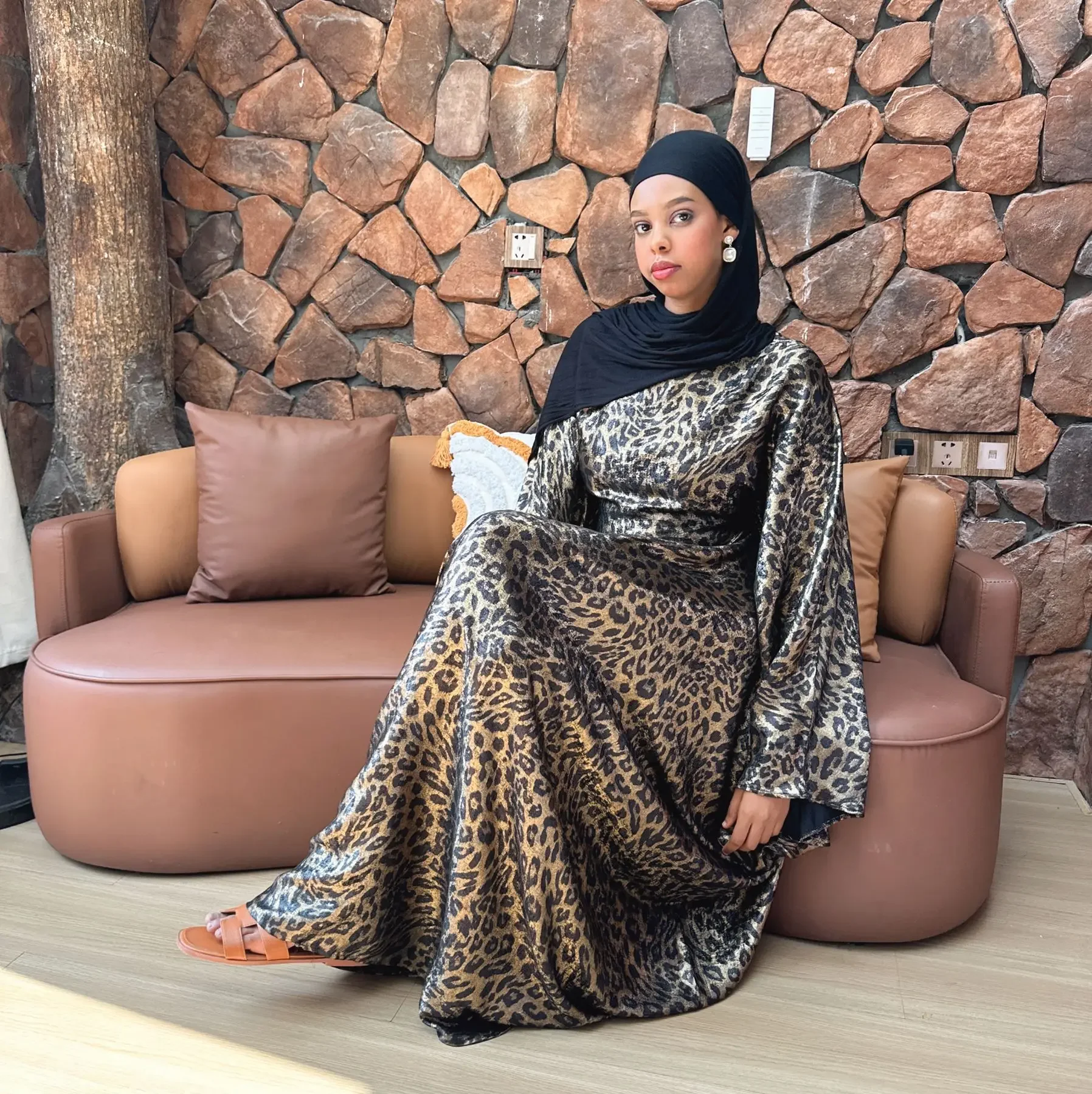 عباية إسلامية فاخرة بطبعة الفهد فستان نسائي أنيق م...