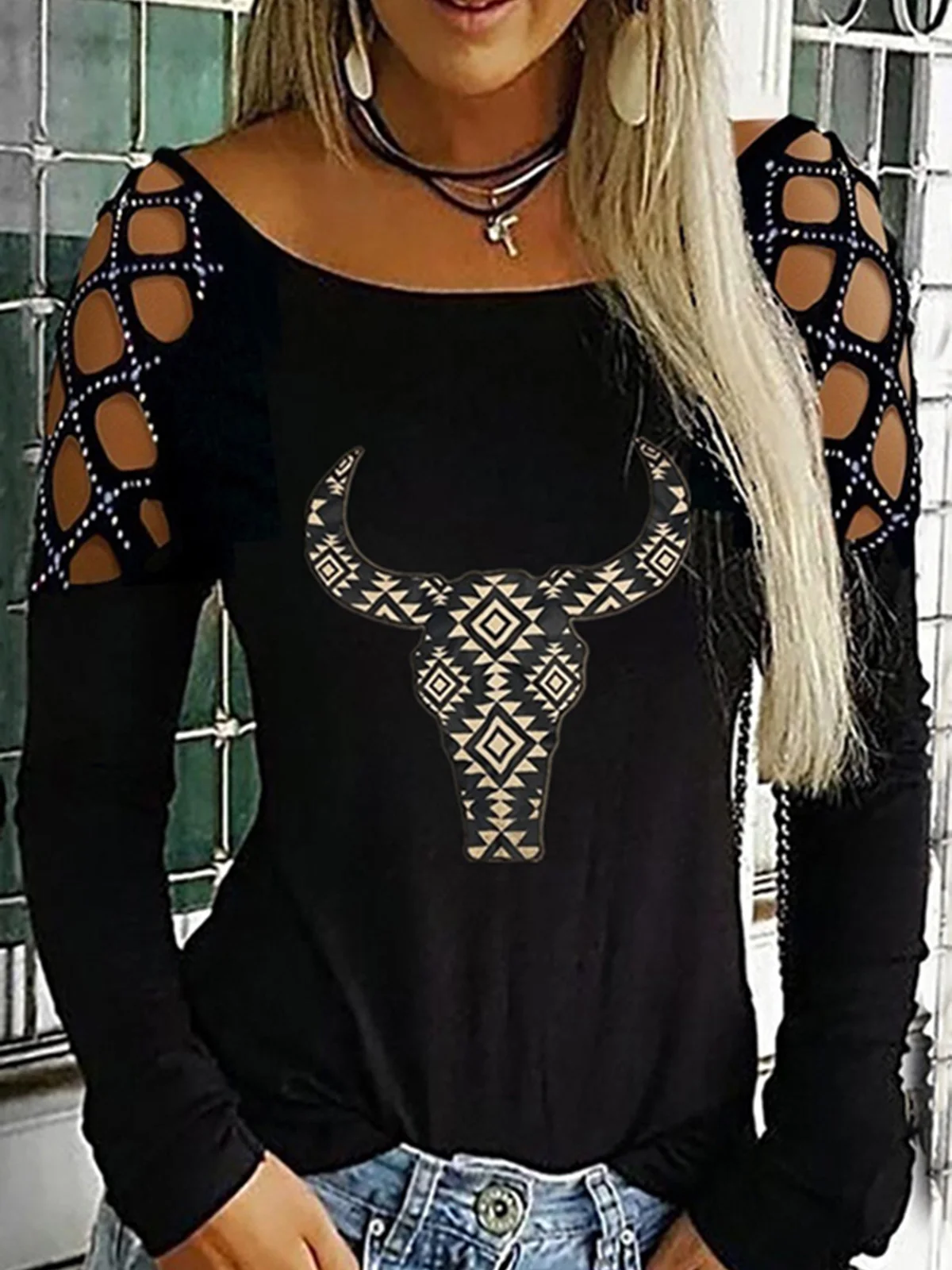 

Aztec Geometric Steer Skull Rhinestone Hollow Out Blouse 2023 New Women Comfy Autumn Long Sleeve Loose Fashion Vacation Tops
