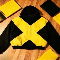 Veste cardigan zippée noire et jaune à col montant, style streetwear ample, marque de mode américaine 2026 4