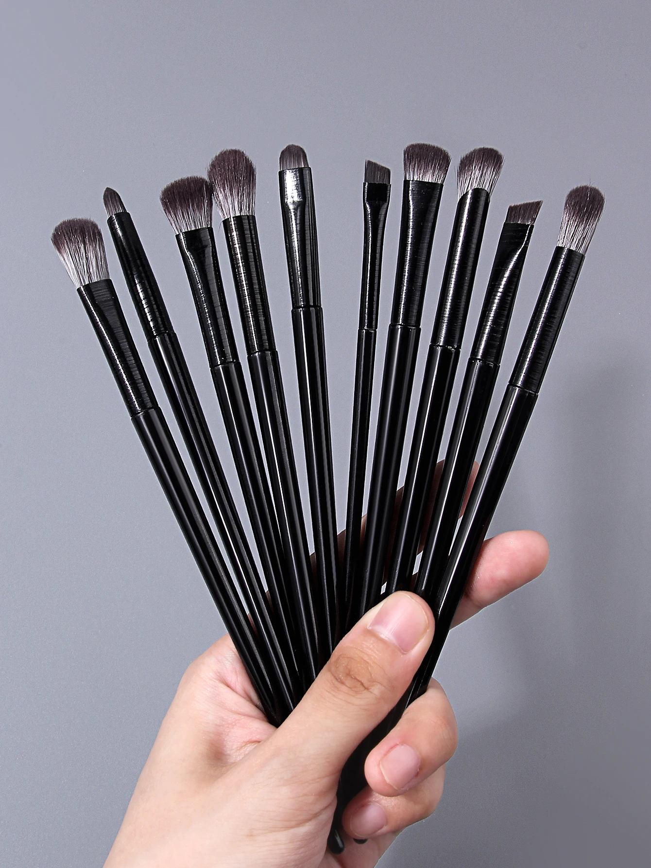 Set di Pennelli Professionali per il Trucco - Pennelli Cosmetici Morbidi e Soffici per Fondotinta, Cipria, Ombretto e Sfumatura, Strumenti di Bellezza - immagine 6