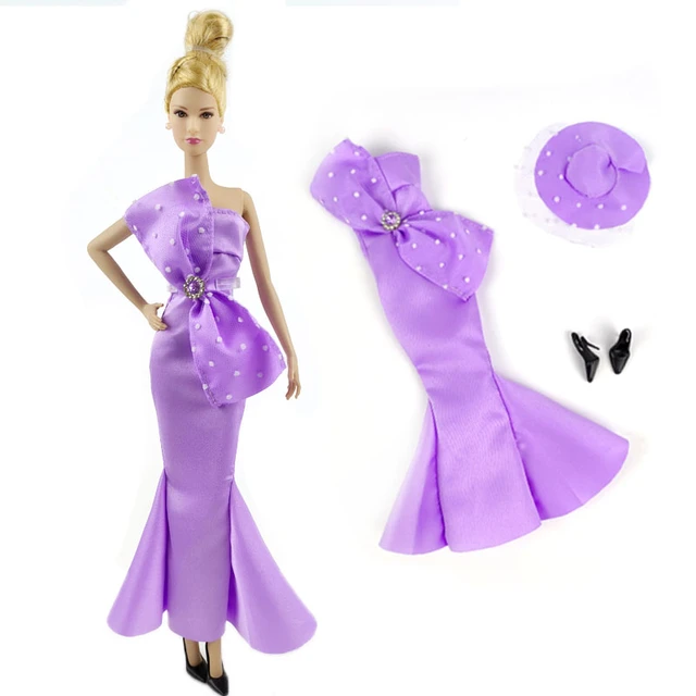 Roupa para barbie (vestido com sapato e chapéu)