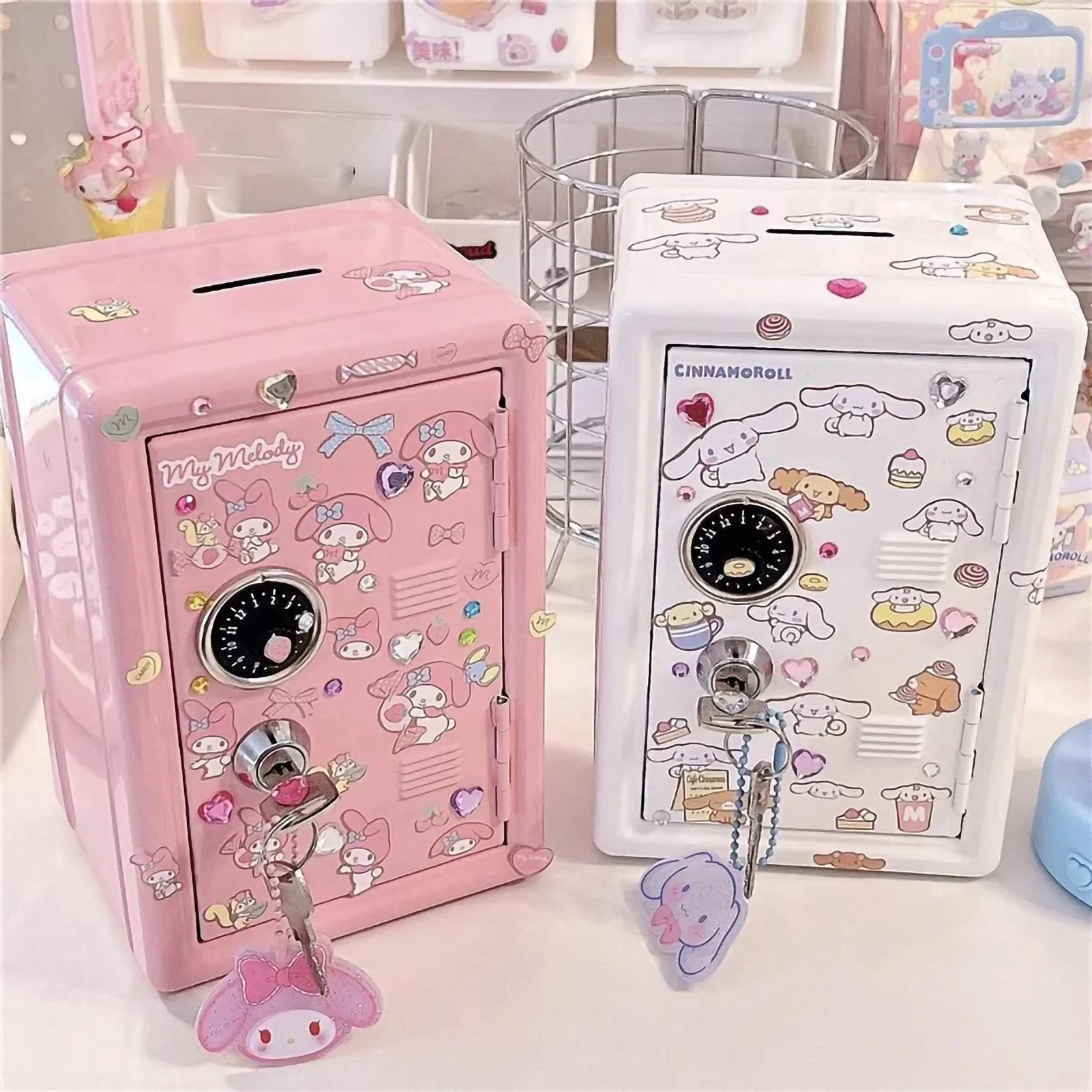 1Pc Kawaii Desktop Iron Money Boxes Send Cute Decorative Stickers Mini Storage Boxes with Lock Cartoon Piggy Bank for Child Gift