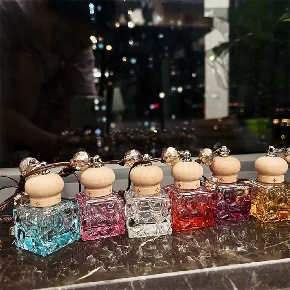 Mini Bottiglia Di Profumo Vuota Carino Trasparente Cartone Animato Auto Aromaterapia Bottiglia Coperchio In Legno Fai Da Te Auto Appeso Ciondolo Botti