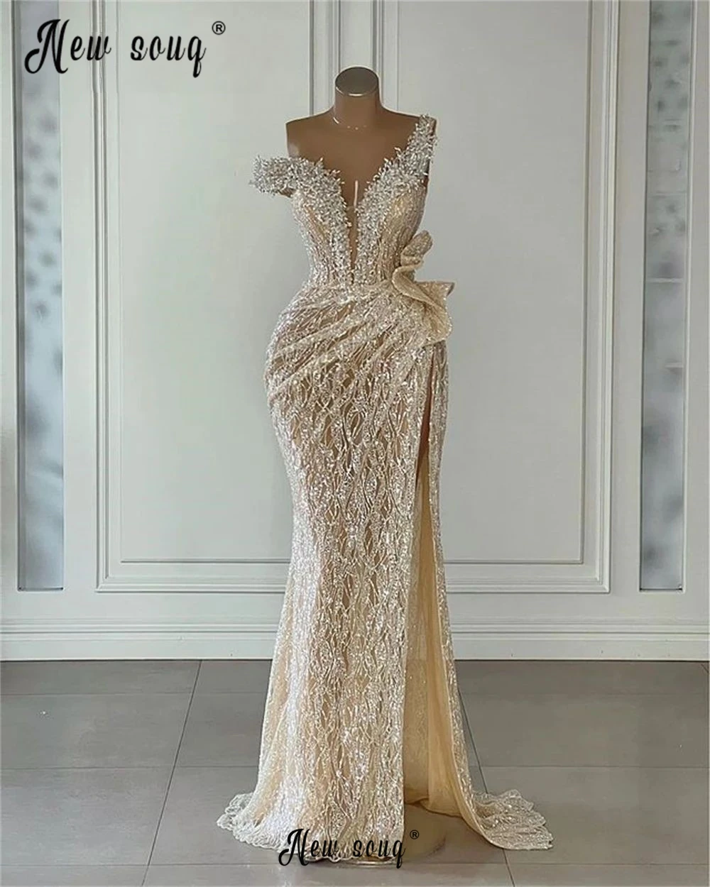 

2023 Sparkly Floor Length Light Champagne Prom Gowns Beading Mermaid Off Shoulder Evening Party Dress Women Pageant Formal Dress