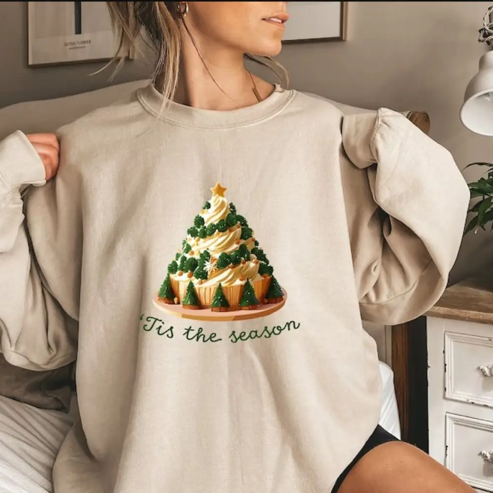 Tis The Season Sweatshirt Christmas Tree Cake Sportswear Shirt Hoodie Cotton Long Sleeve Loose Pullover Happy New Year Gift силиконовая лопатка cake me happy на формовой подложке 5 х 24 см