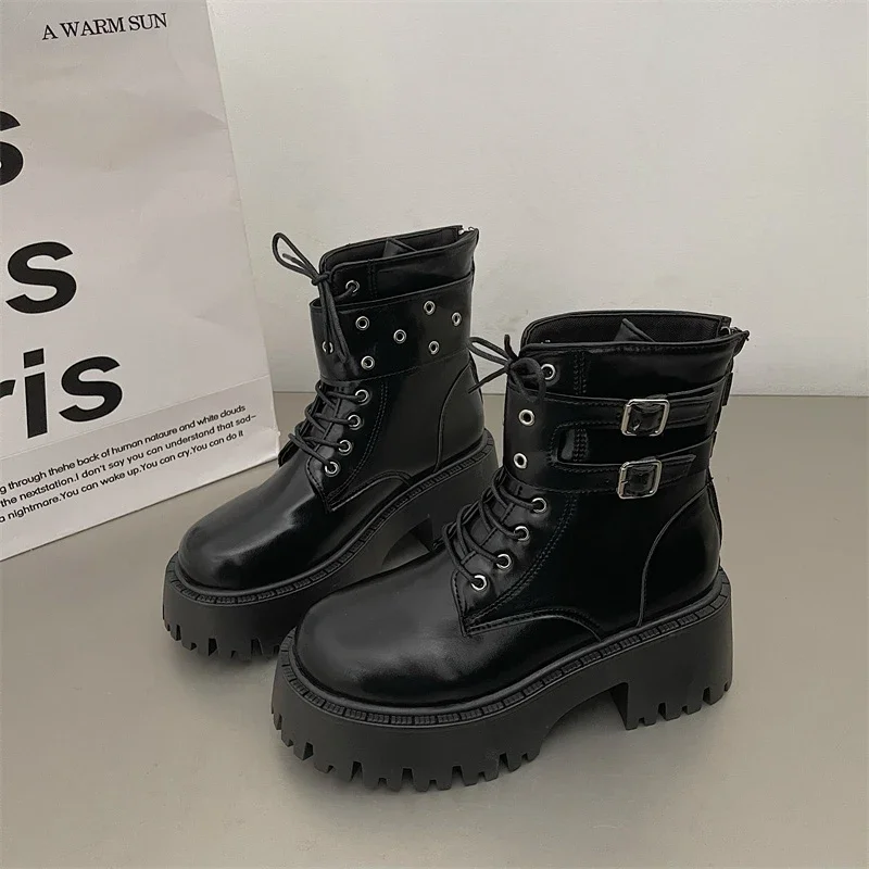 

Retro British Style Thick Sole Height Increasing Short Boots Platform Belt Buckle Women Boots Chunky Heel Combat Boots