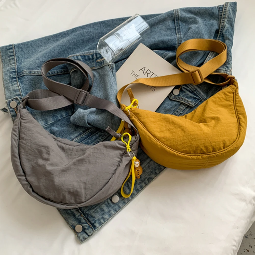 Borsa A Tracolla Mezzaluna Donna In Nylon, Leggera E Impermeabile, 33x17x10 Cm, Nero