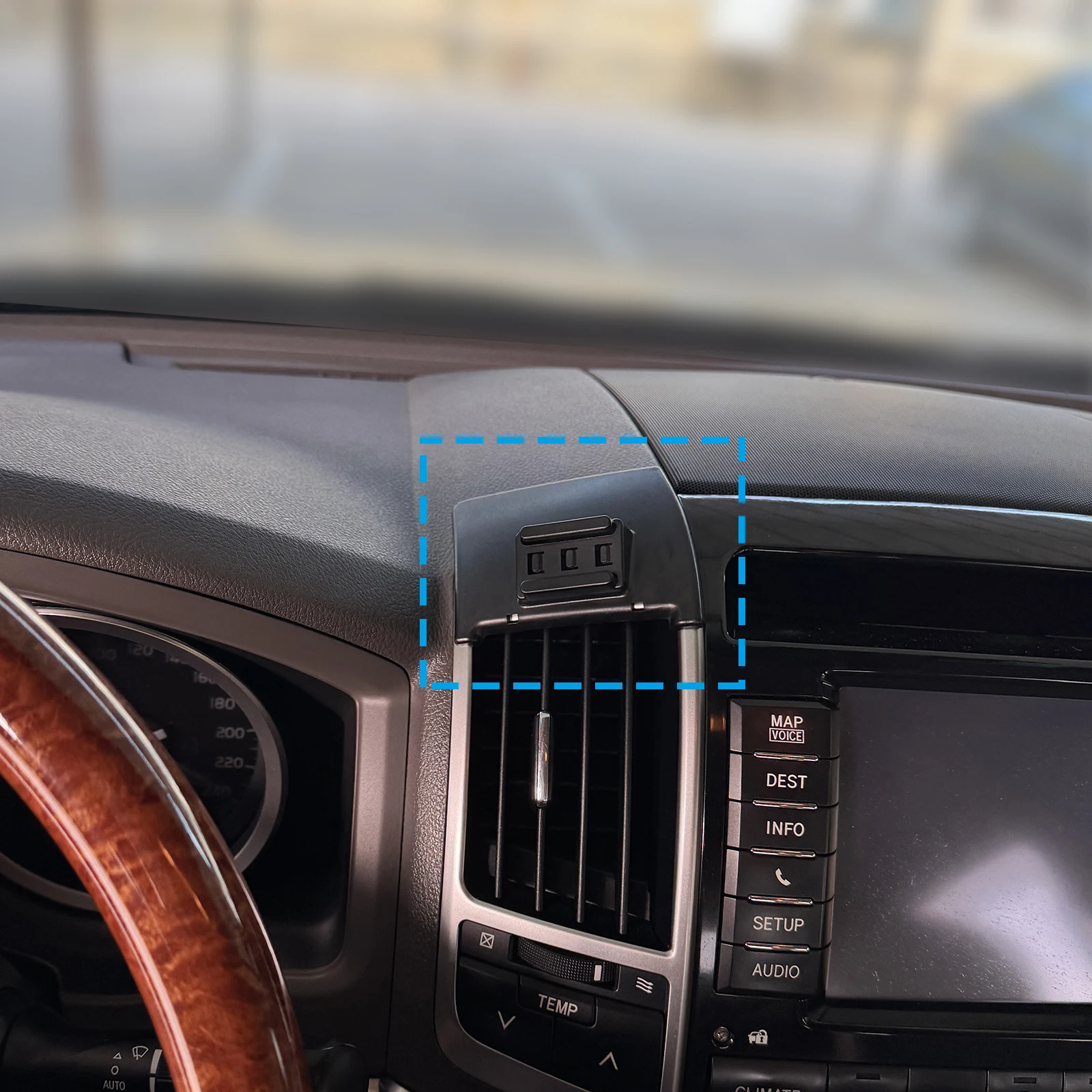Car Mobile Phone Holder For Toyota Land Cruiser 2007-2015 GPS Bracket Navigation Stand Auto Accessories