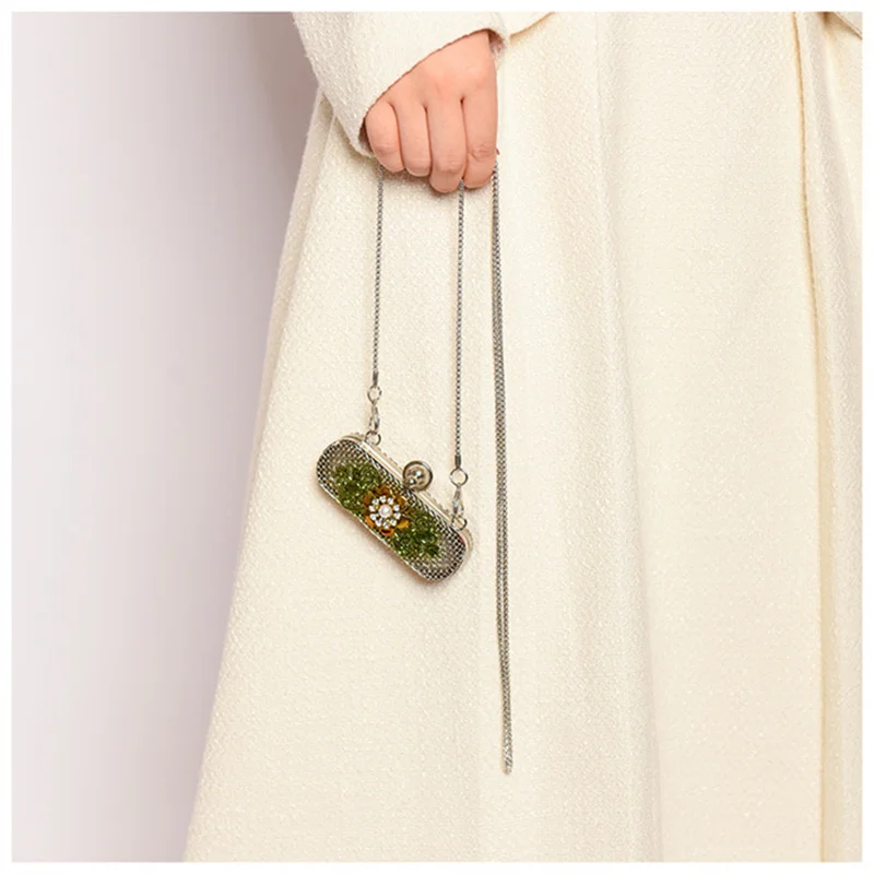 Fashion Rhinestone Metal Flower Hollow Out Elegant Cell Phone Mini Crossbody Bag Men Cute Elegant Chain One Shoulde Bag