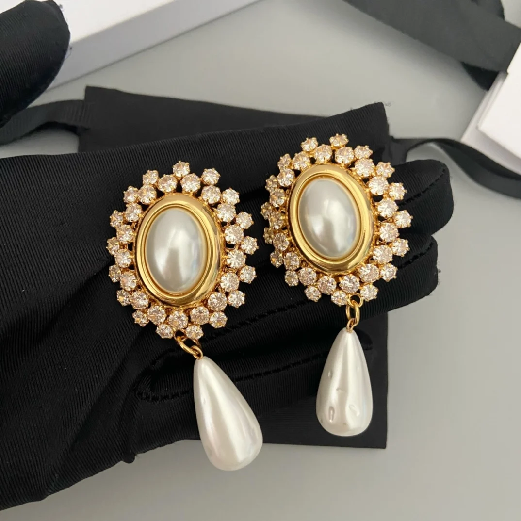 

European and American fashion simple pearl drop pearl pendant temperament ear clip