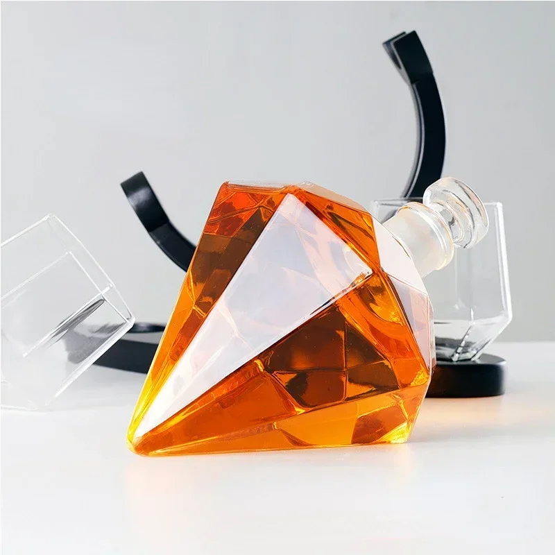 Whiskey decanter set wine aerator decanter Diamond shaped decanter craft wine bottle vodka wine bottle foreign high borosilicate transparent glass