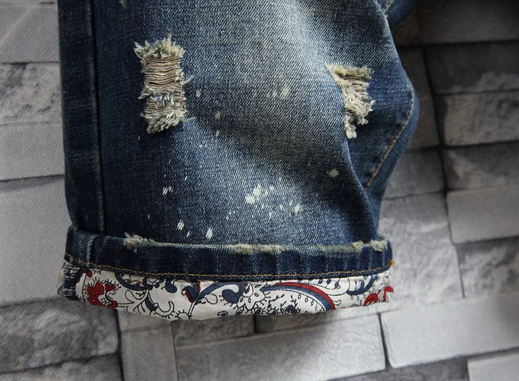 Men's Ripped Short Jeans - Final View