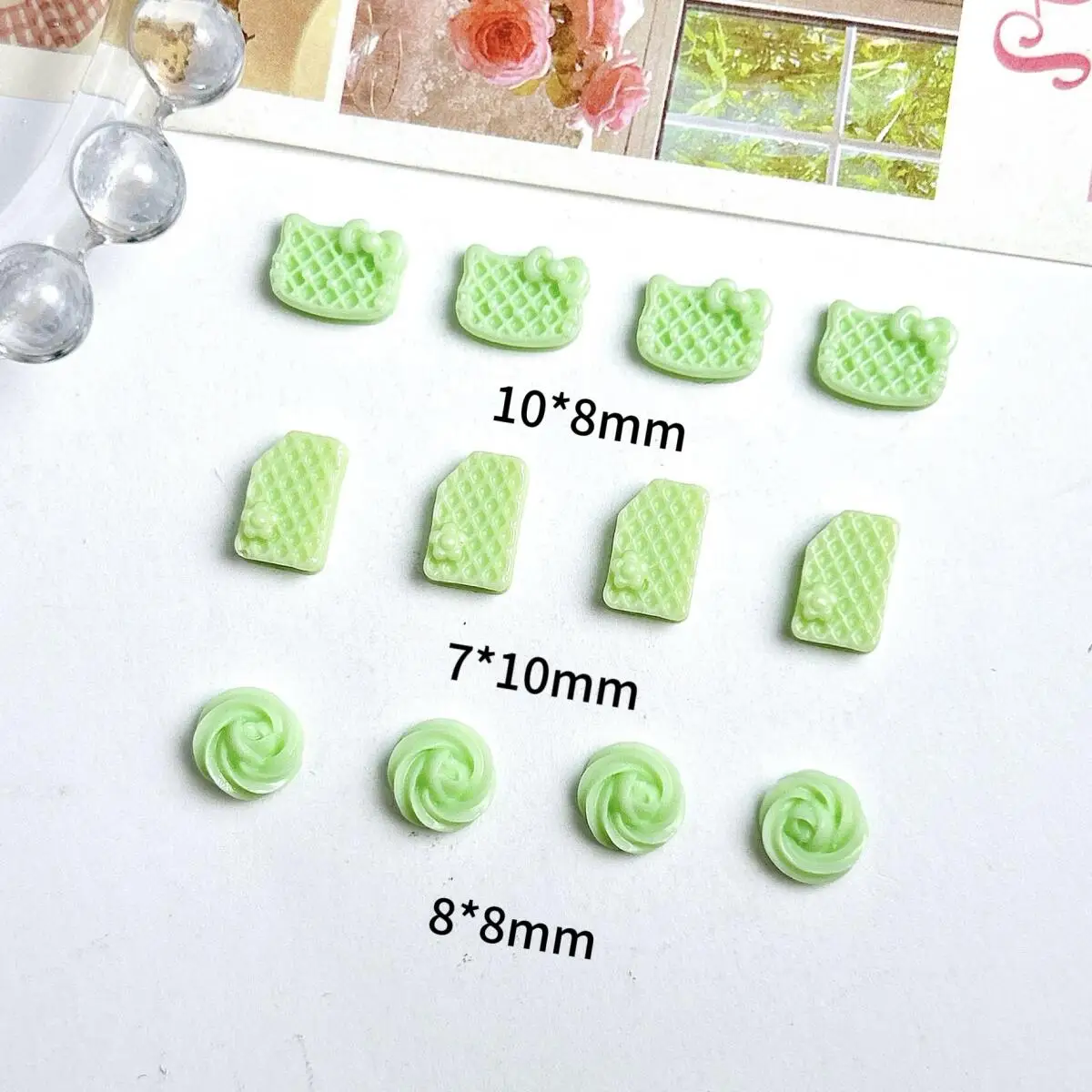 50PCS 빛나는 크리 에이 티브 노치 비스킷 수지 네일 아트 장식 귀여운 솔리드 컬러 고양이 머리 쿠키 네일 매력 DIY 손톱 부품