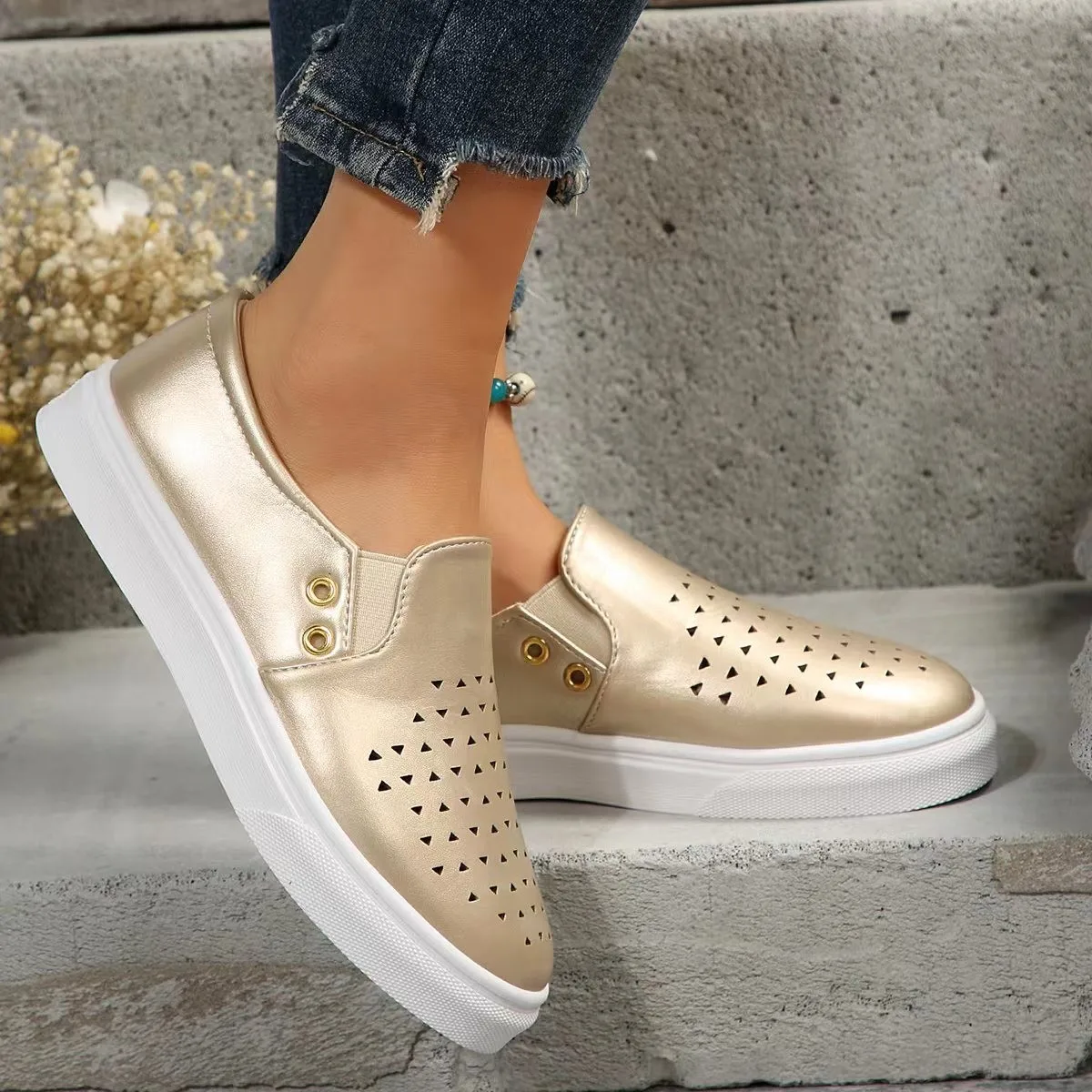 

Ladies Sneakers on Sale New Fashion Mid Heel Women's Flats Summer Outdoor Women Casual Slip-on Breathable Sports Shoes