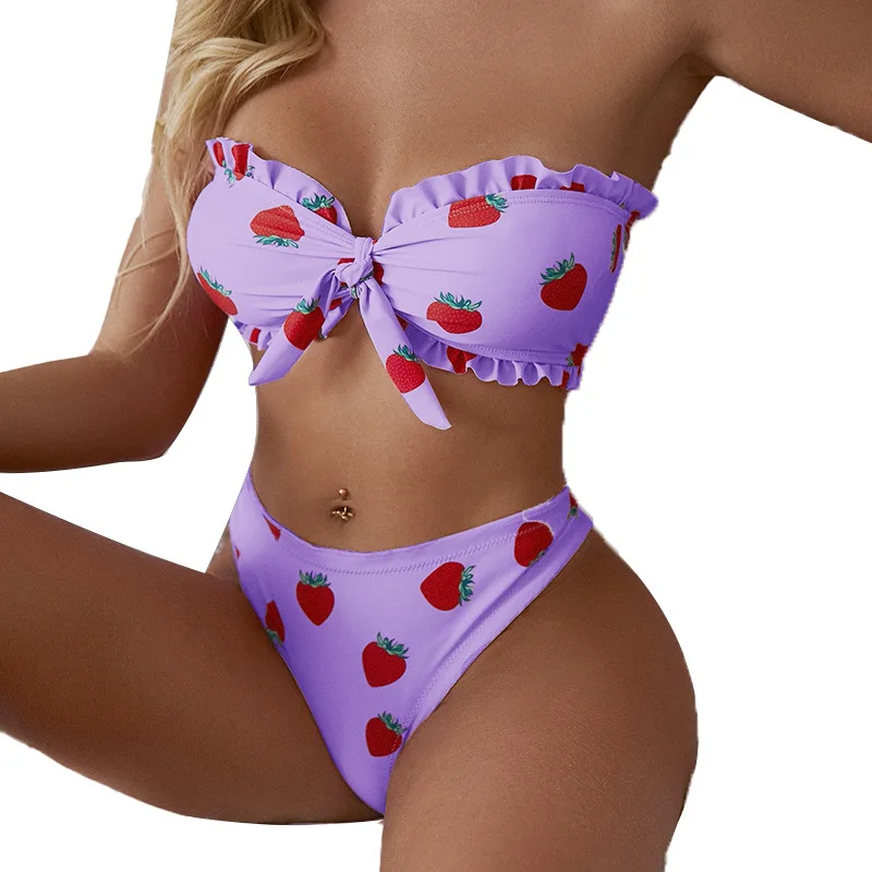 

2023 модный новый купальник с клубничным принтом, женское бикини из двух частей, купальник без бретелек, сексуальная пляжная одежда с оборками и открытой спиной для отдыха