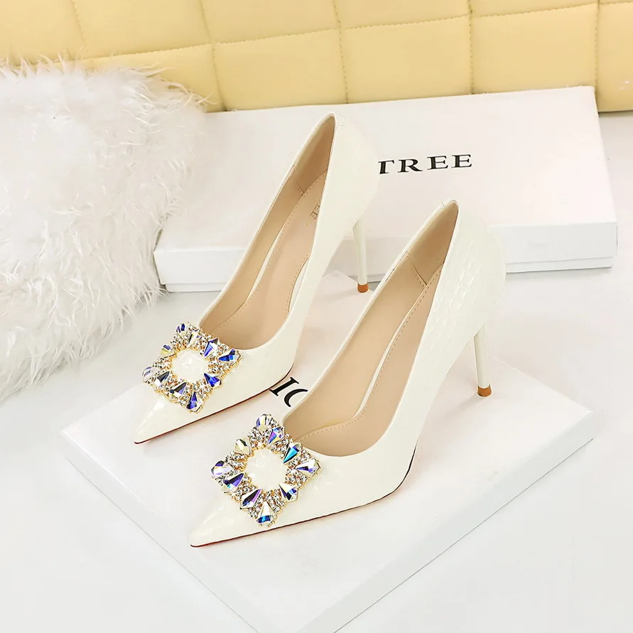 New Look STILETTO HEEL COURT - Classic heels - white - Zalando.de
