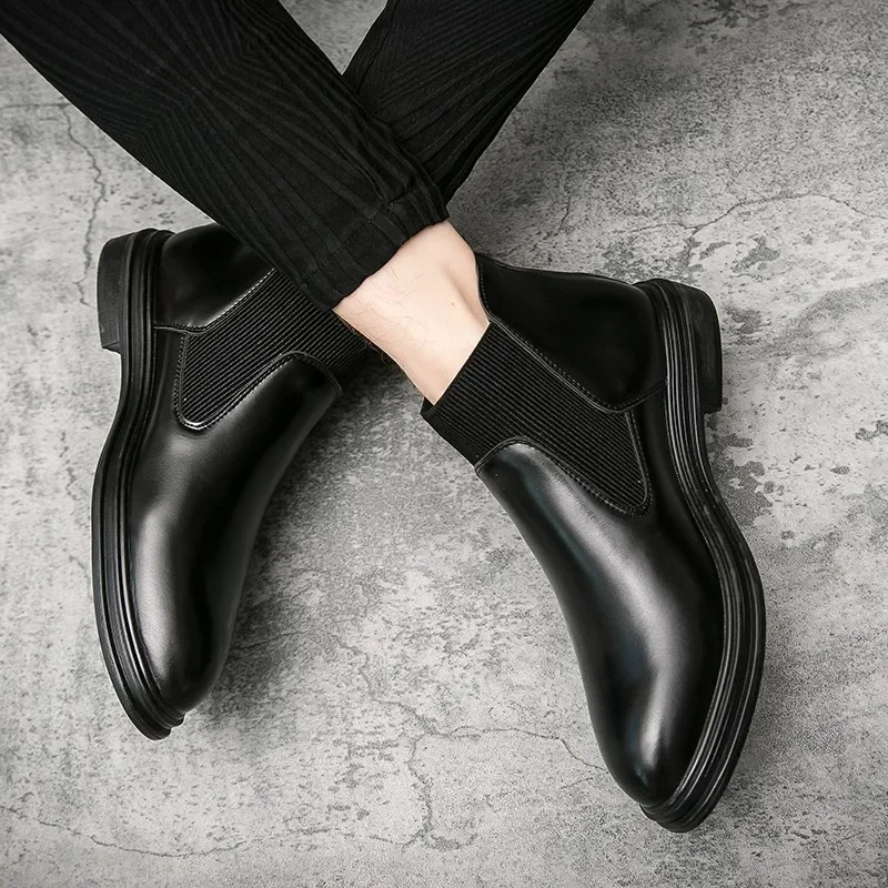 2023 Hot Sale Men's Shoes Slip on Men's Boots Winter Pointed Toe Solid Plush Warm Short Barrel Chunky Heels Fashion Naked Boots