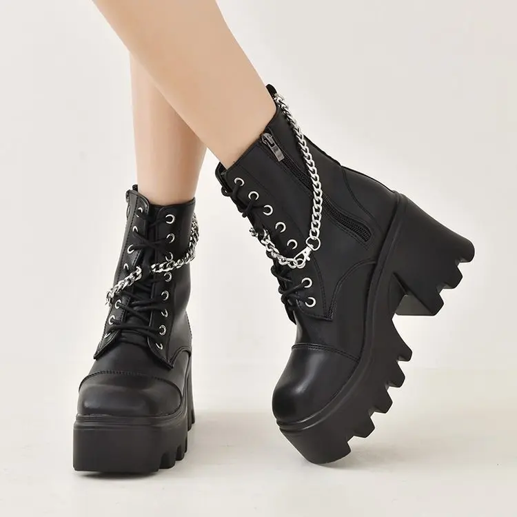 Women's Gothic Platform Boots With Chain And Rivet Decoration_voghion.com