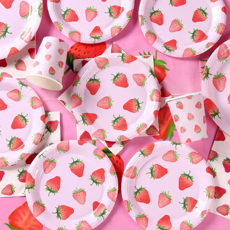 Set Festa Fragola 60 Pezzi – Piatti, Bicchieri E Tovaglioli Rosa A Tema Fragola Per Compleanno E Picnic