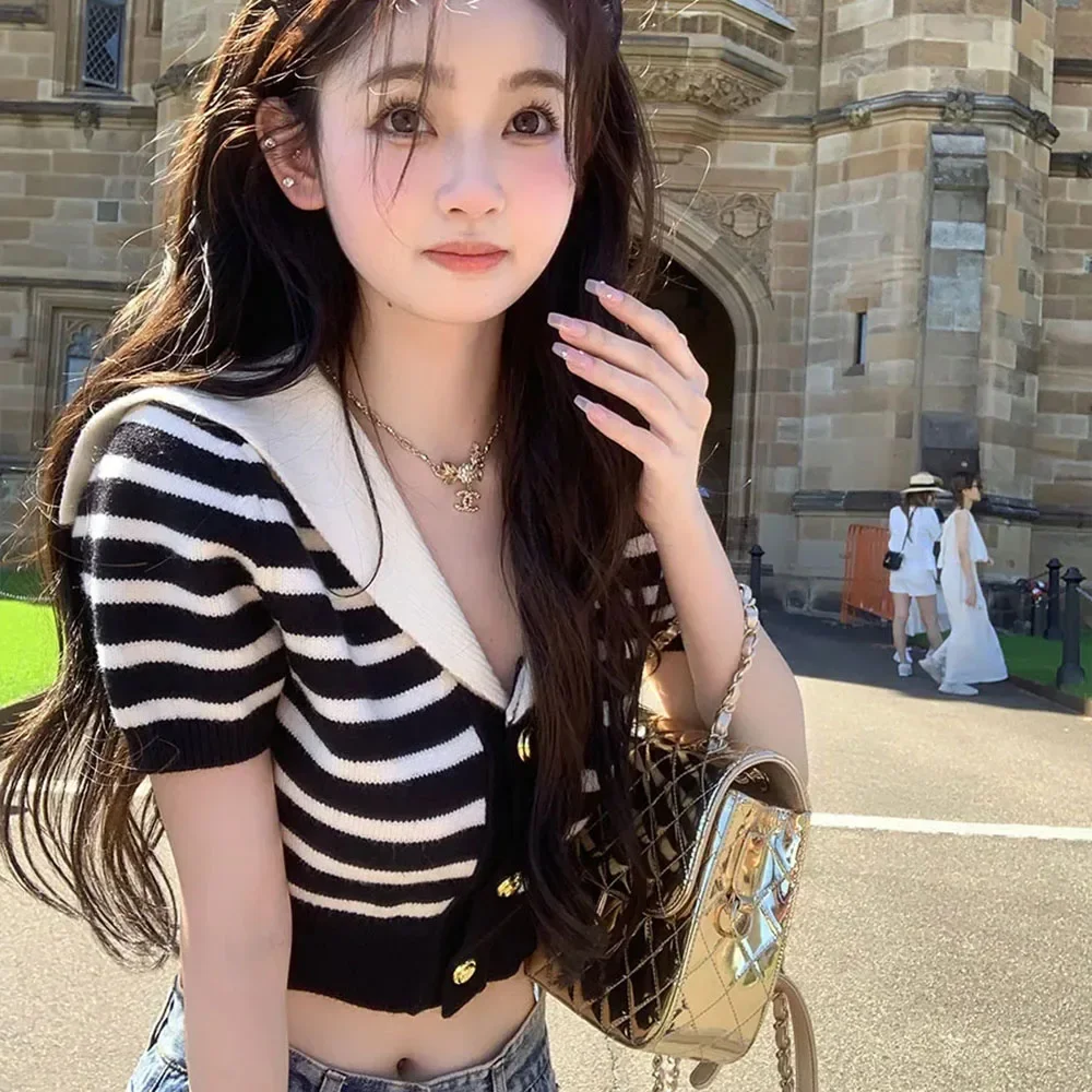 UK出品 Retro Sailor Collar Women's Sweater Black White Stripes