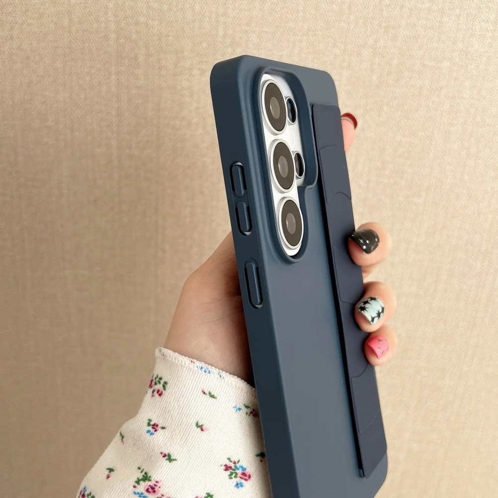 Luxury Matte PC Wristband Phone Case with Portable Strap and Non-Slip Bumper