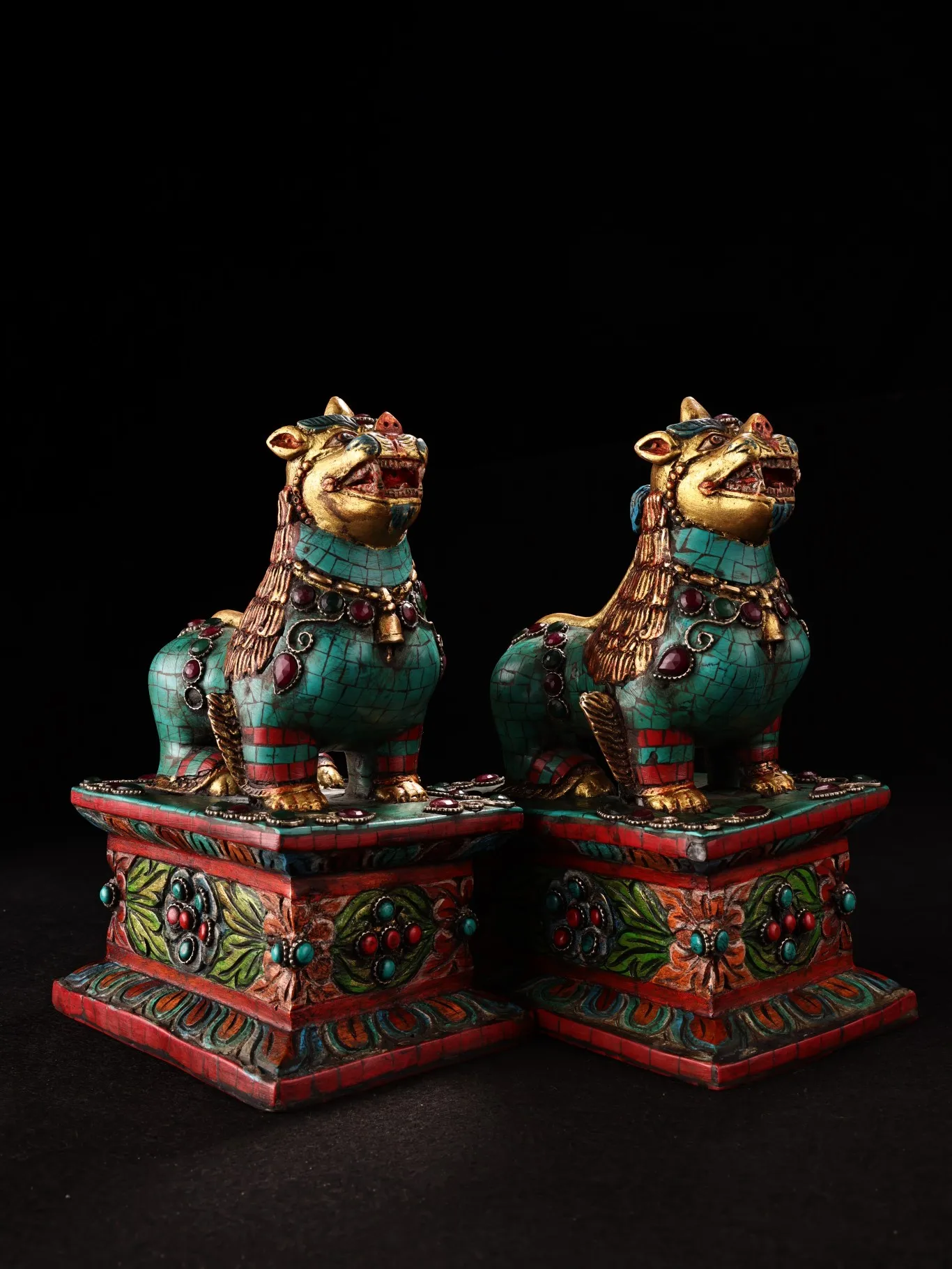 

8"Tibetan Temple Collection Old Bronze Outline in gold Mosaic Gem Turquoise Tibetan Lion Unicorn A Pair Ornament Town house