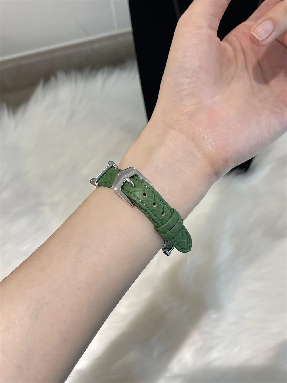 Diamond Leather strap for Apple Watch Band 44mm 45mm 38-42-40-41mm Luxury design Bracelet iwatch series 8 7 SE 6 5 4 Ultra 49mm