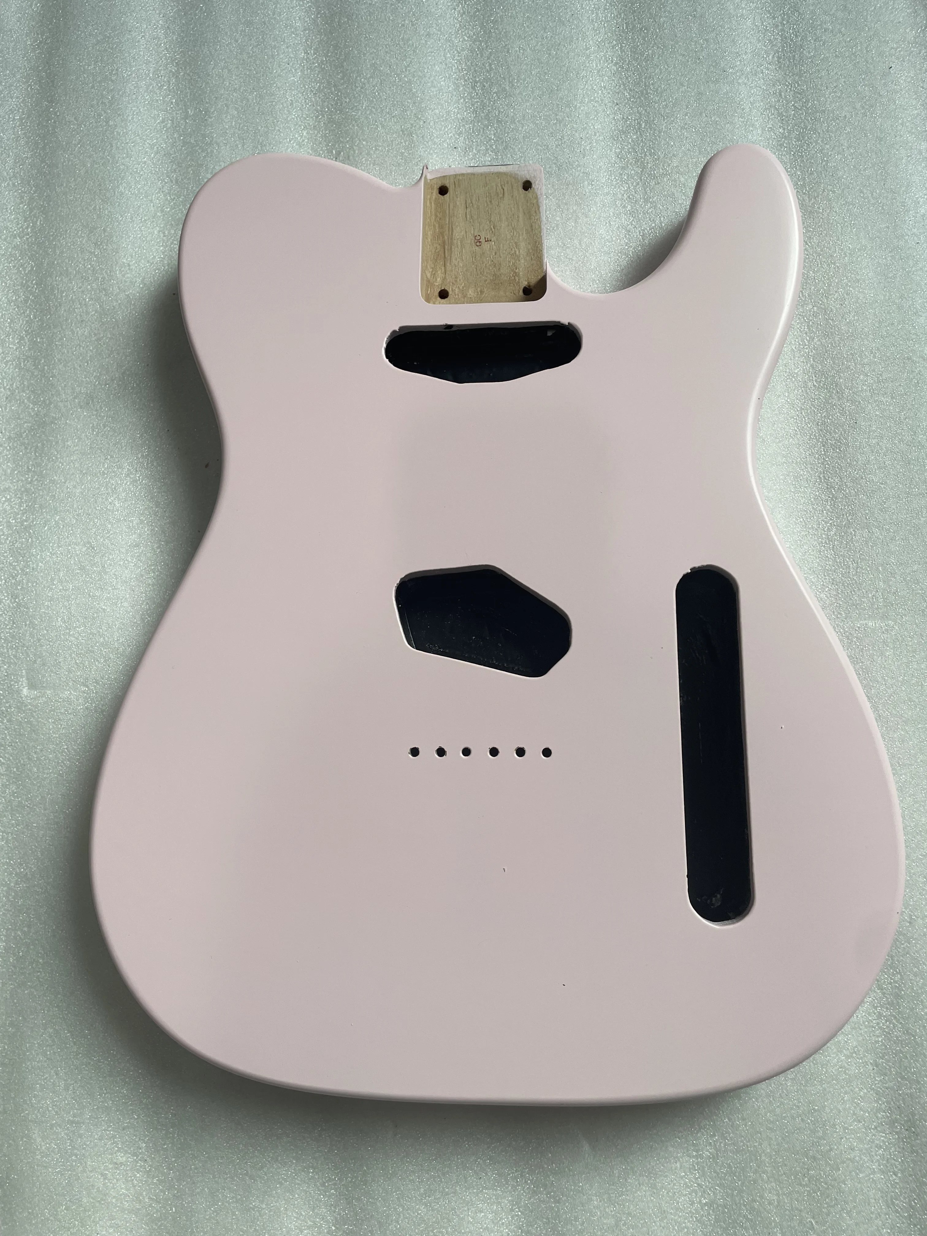 

Rare Pink Color Matte Finished Electric Guitar Body Alder Wood Right Hand Raw Materials for DIY and Replace 5.56cm High Quality