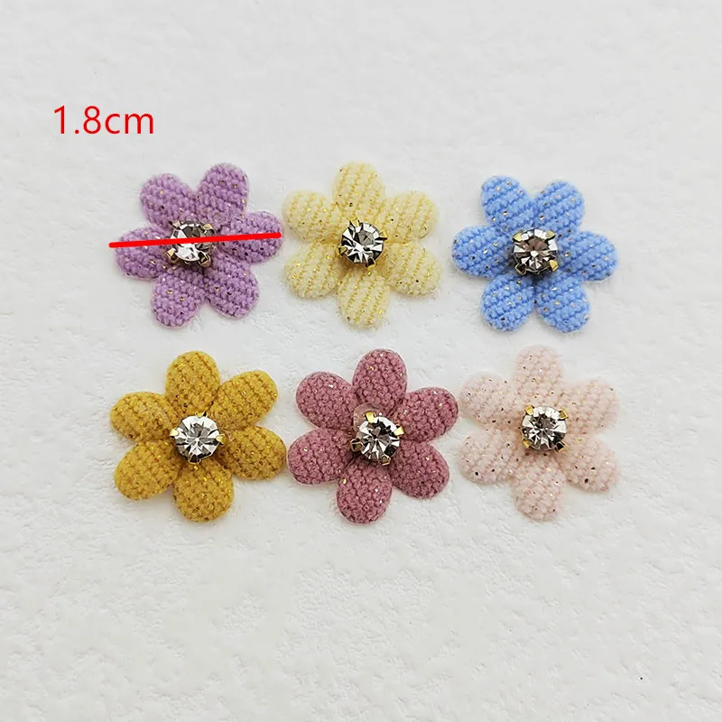 Großhandel 300Pcs 1,8 CM Blume Gepolsterte Appliques Mit Strass Für Kleidung Hut Nähen DIY Headwear Zubehör Patches – Detail 7