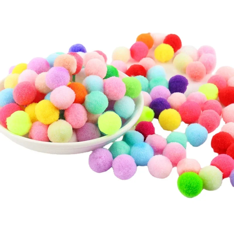 Fluffy Pompon Balls 1